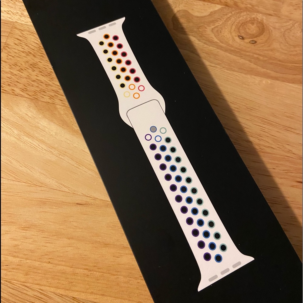 Apple Watch 40mm Pride Edition Nike Sport Band
